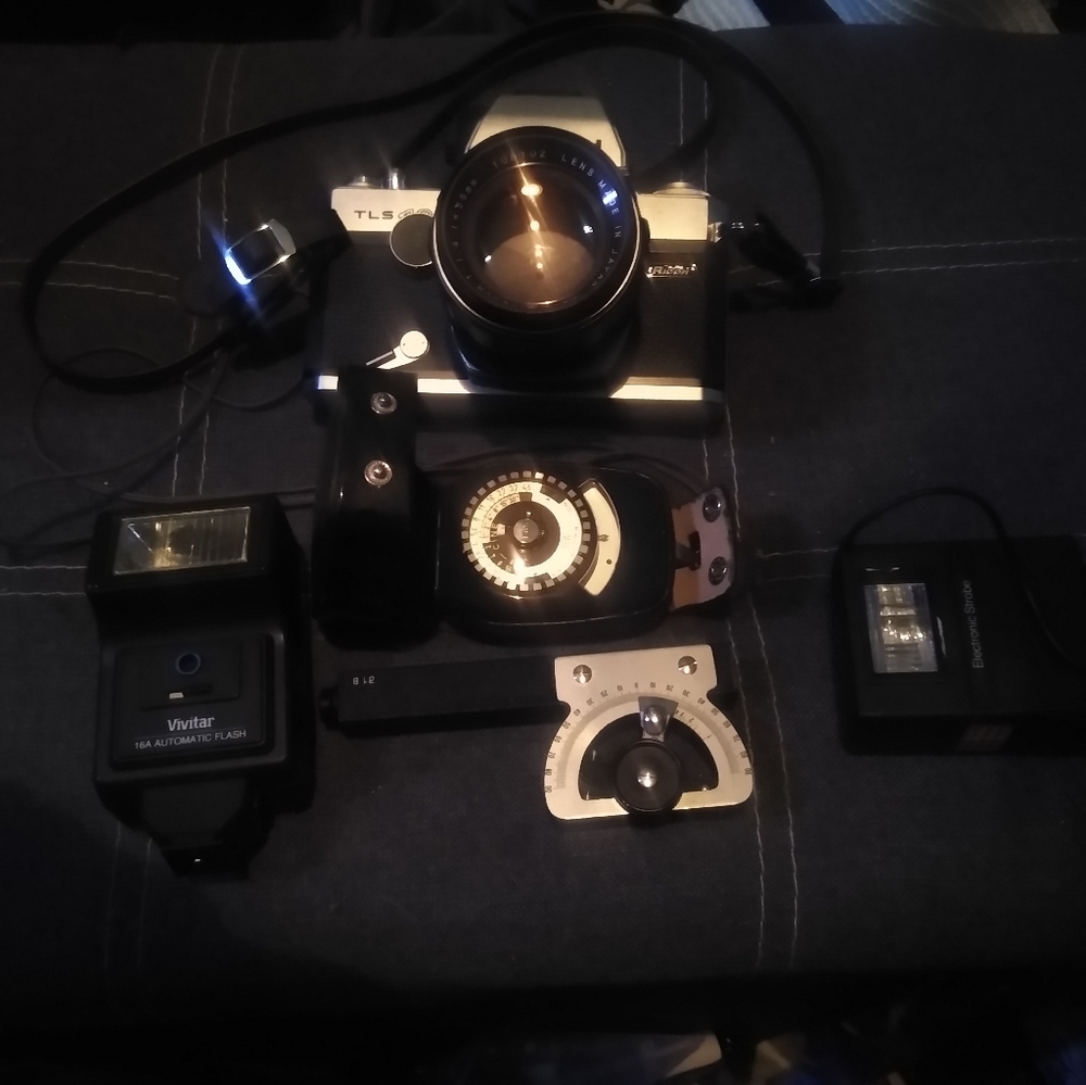 Ricoh TLS 400 film camera and accessories